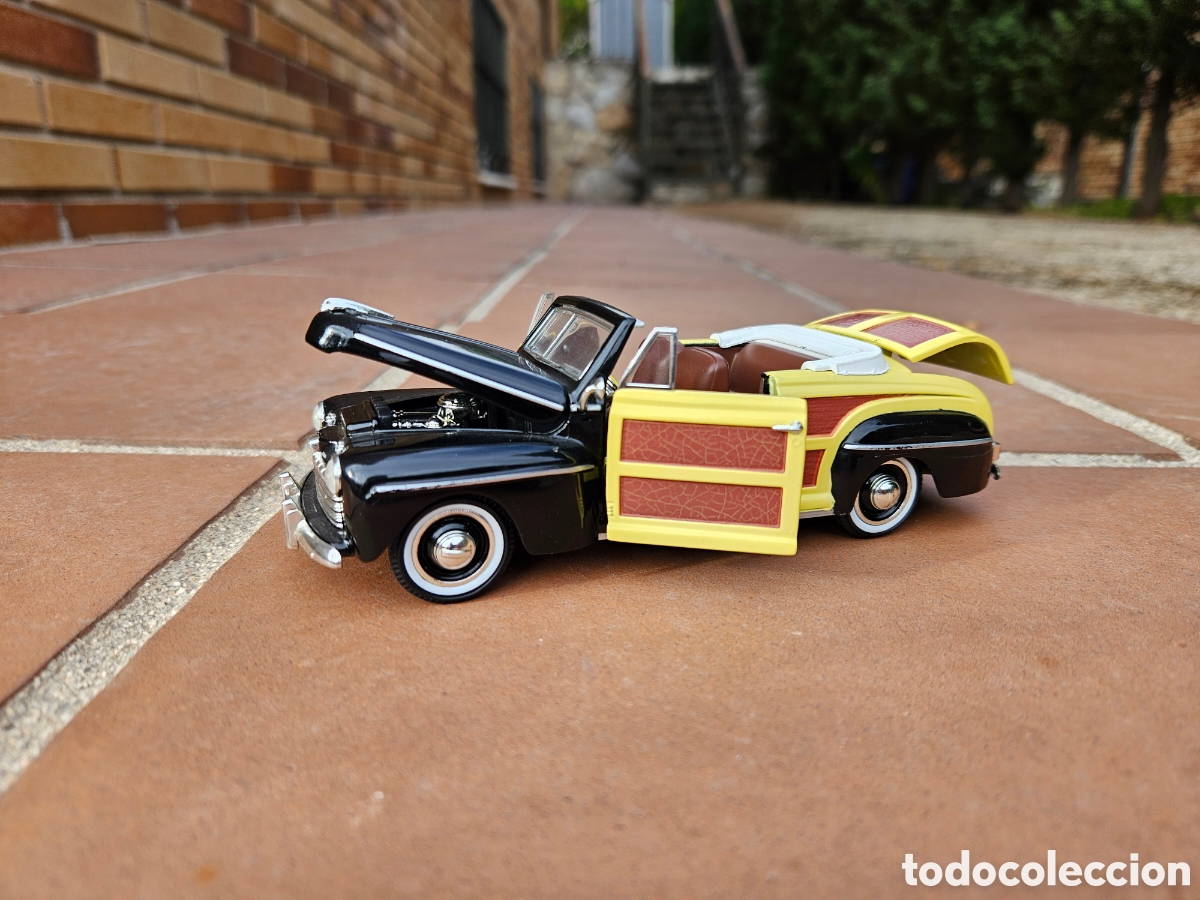 Coches a escala: Ford Super Deluxe Convertible de 1946,escala 1:32