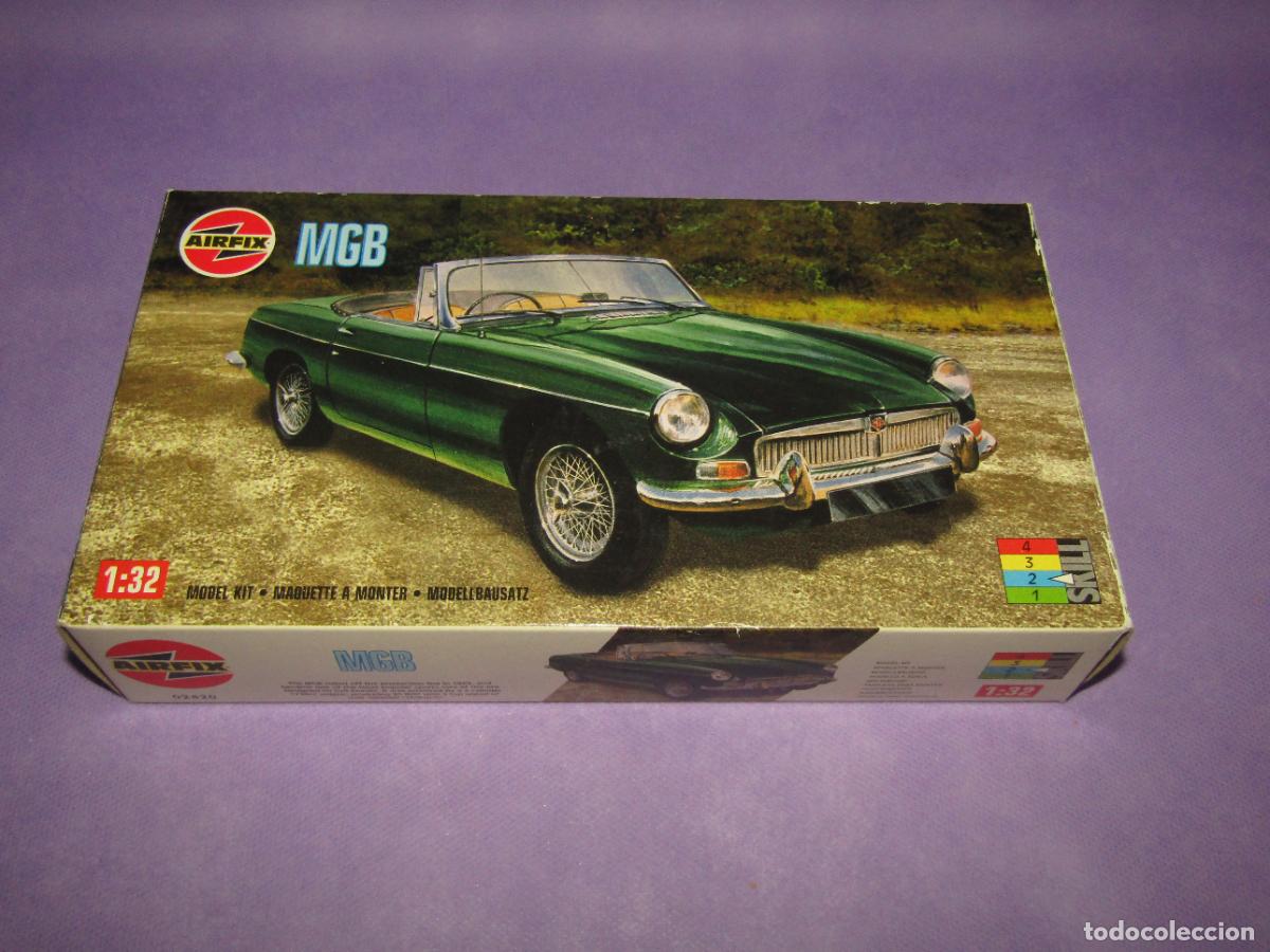 Coches a escala: Antigua Caja Kit con MGB en Escala 1/32 de AIRFIX Made in FRANCE del A&ntilde;o 1989