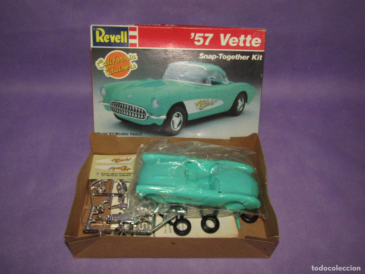 Coches a escala: Antigua Caja Kit con CHEVROLET COVETTE 57 VETTE en Escala 1/32 de REVELL Made in USA del A&ntilde;o 1988
