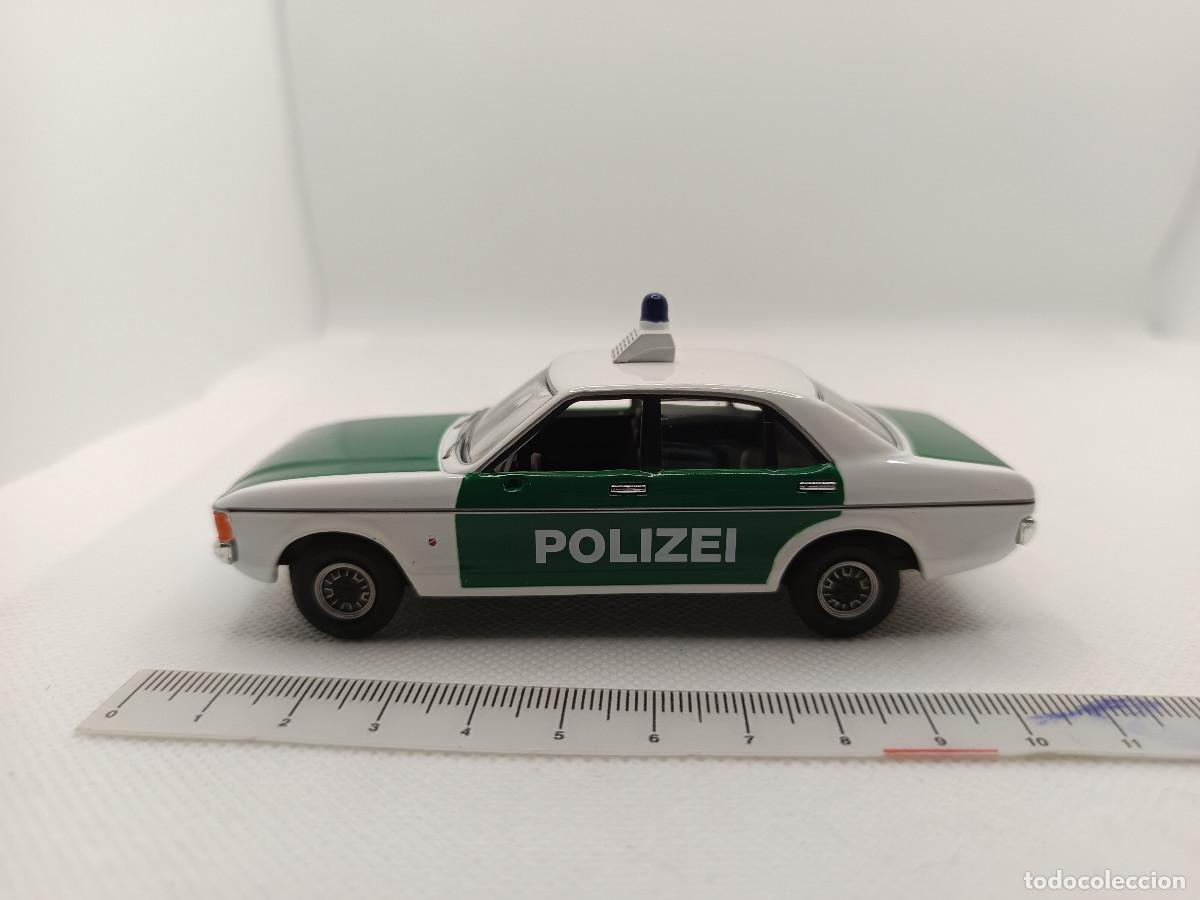 Coches a escala: Ford Granada MkI 2.3 Polizei Saarland 1976 Coche de policia Vanguards (Corgi) colecci&oacute;n European