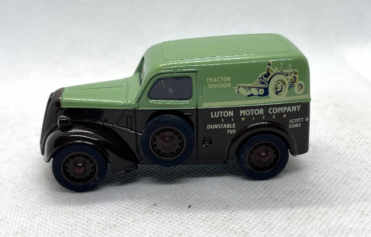Coches a escala: CORGI FURGON FORDSON 5CWT LUTON MOTORS, 1/43 - FLA