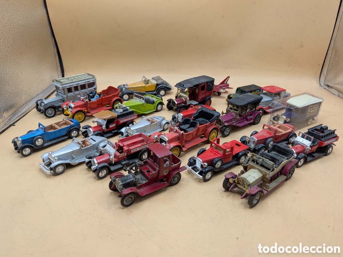 Coches a escala: 17 COCHES CORGI LESNEY GUISVAL MATCHBOX VARIAS ESCALAS