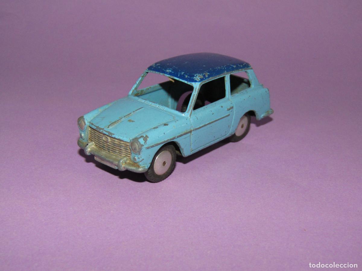Coches a escala: Antiguo AUSTIN A.40 de CORGI TOYS Made in GT Britain de 1950-60s.