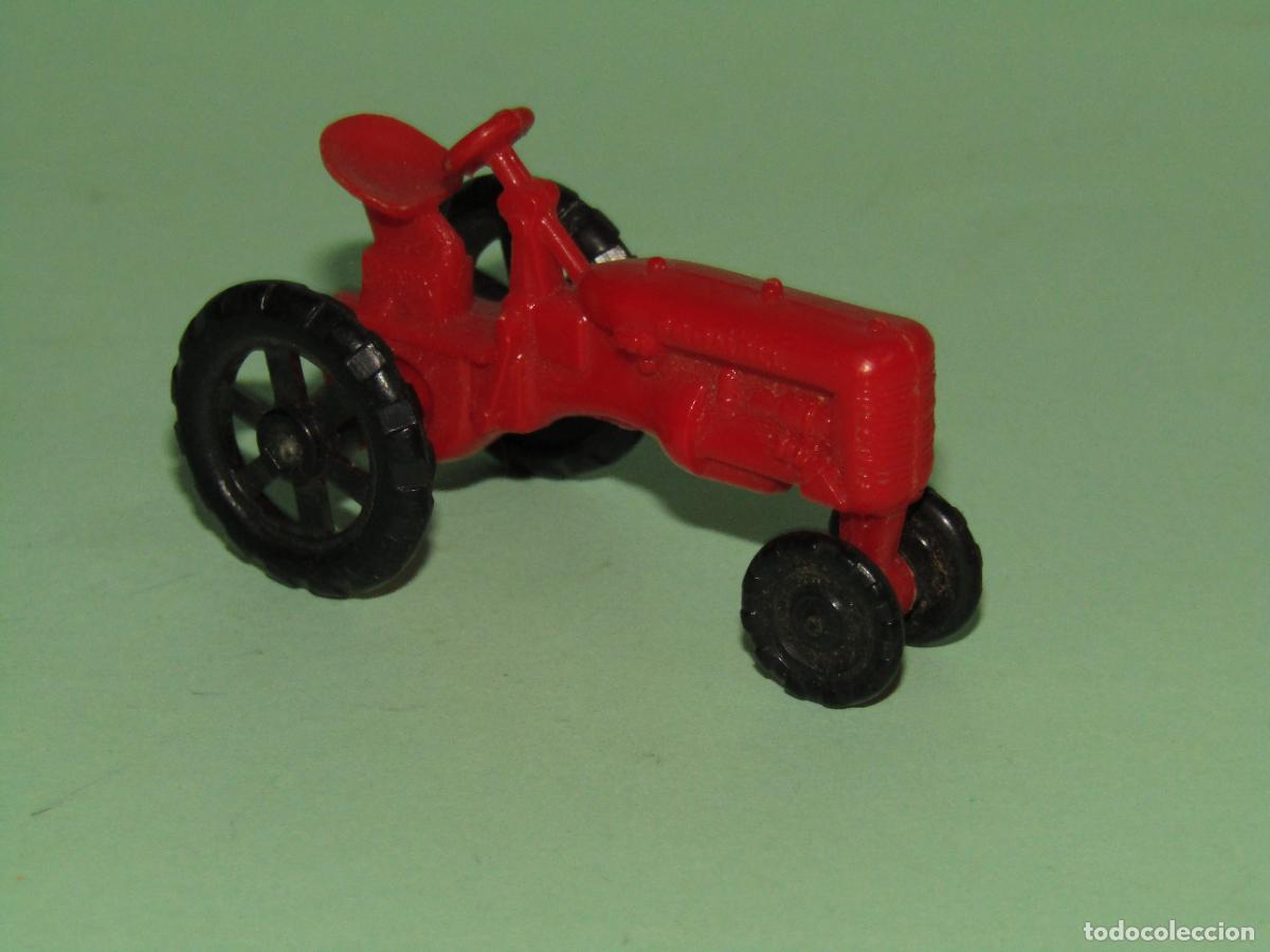 Coches a escala: Antiguo Tractor en Pl&aacute;stico Cristalino FARMALL