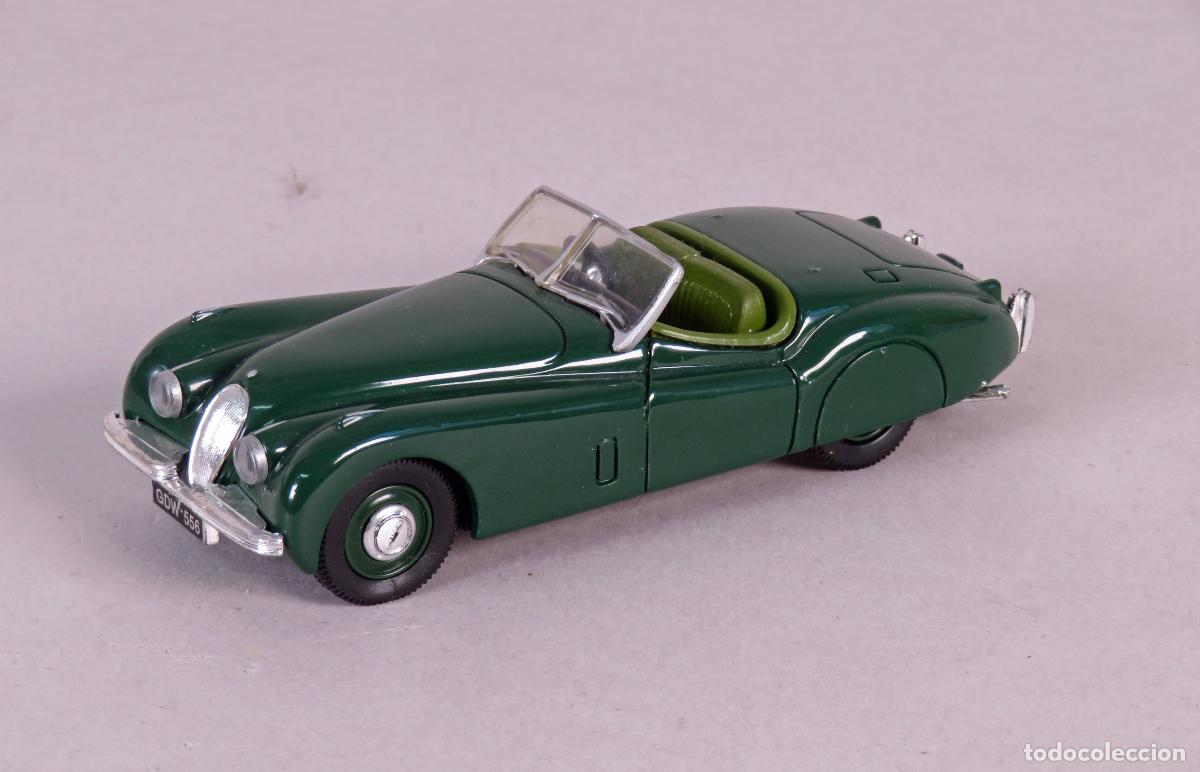 Coches a escala: Jaguar XK 120 Corgi 1/43 verde Made in China