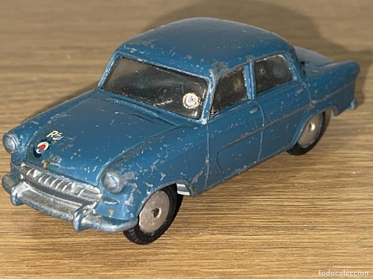 Coches a escala: 16- Corgi Toys coche STANDARD VANGUARD III Made in Great Britain die-cast metal car a&ntilde;os 60 1:43