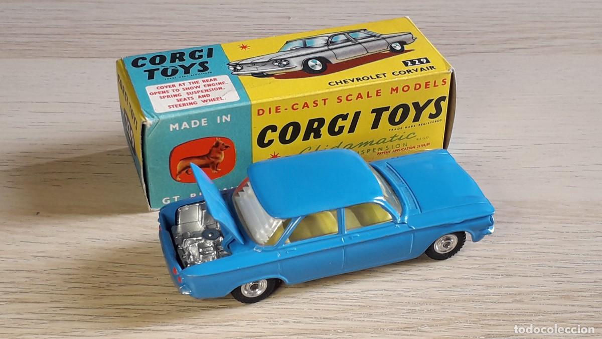 Coches a escala: Chevrolet Corvair # 229, metal esc. aprox. 1/43, Corgi Toys Gt. Britain tipo Dinky, original a&ntilde;os 60