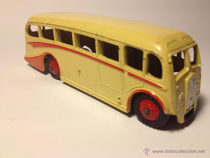 Coches a escala: DINKY 281/29g BUS INGLES LUXURY COACH CREMA. ANTIGUO A&Ntilde;O 1951. EXCELENTE !!