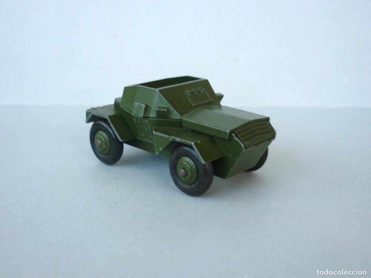 DINKY TOYS, scout car militaire UK avec 1 soldat et 1 siége non percé, beau a