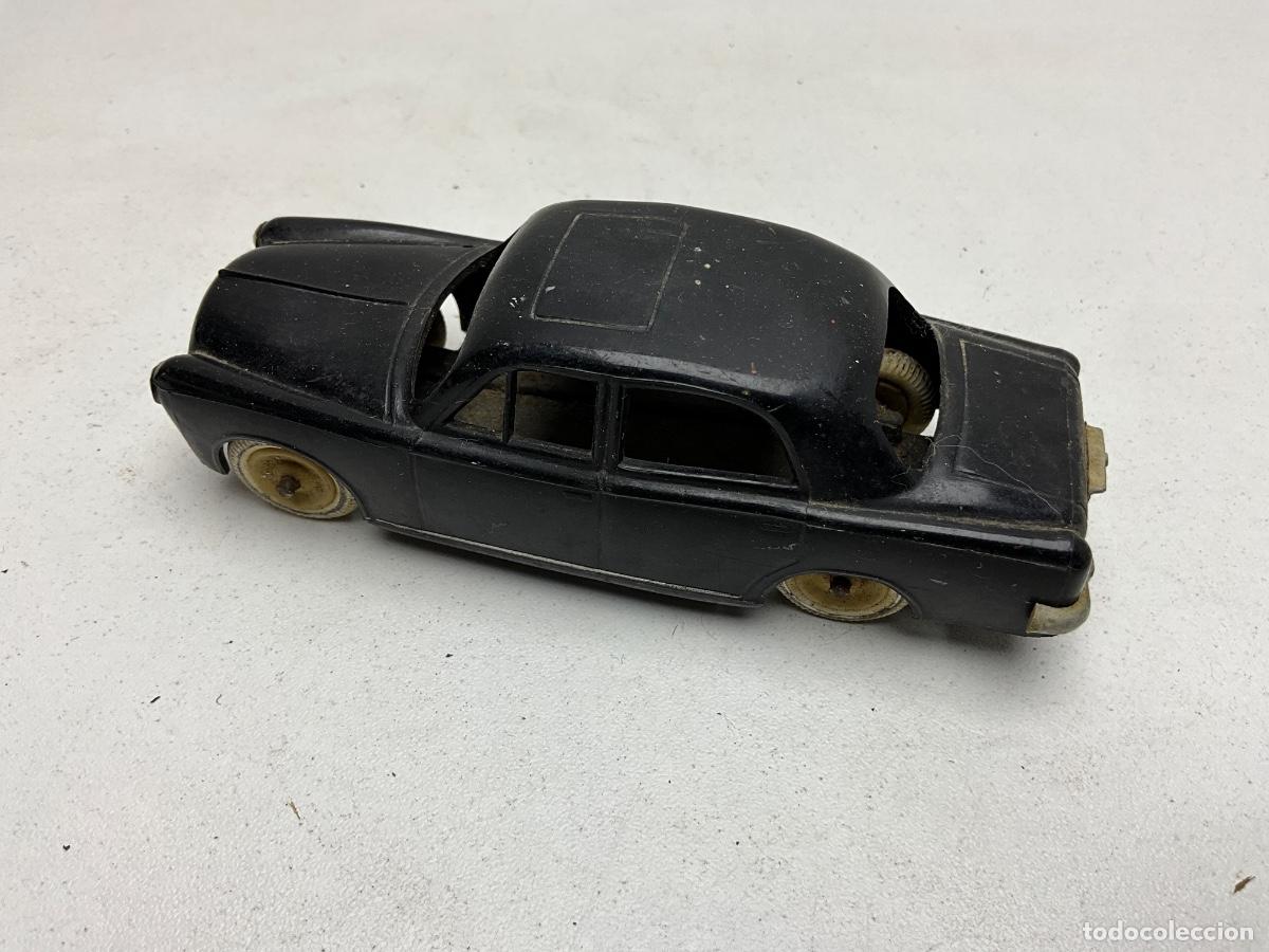 Miniature Minialuxe 1/43 – Peugeot 403 Berline Noire (France, Rare)