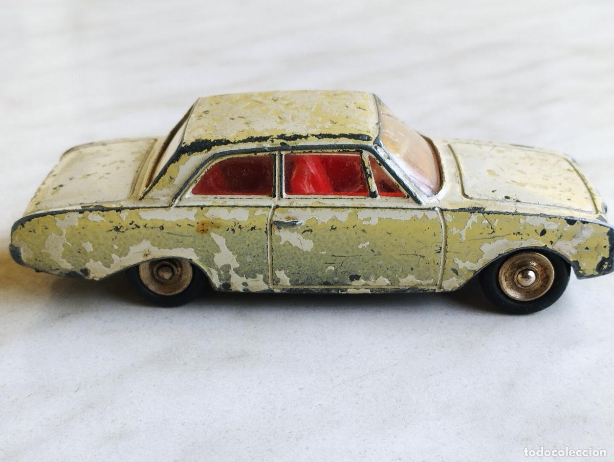 Auto in scala: FORD TAUNUS DE DINKY TOYS 1,43 ORIGINAL MECCANO