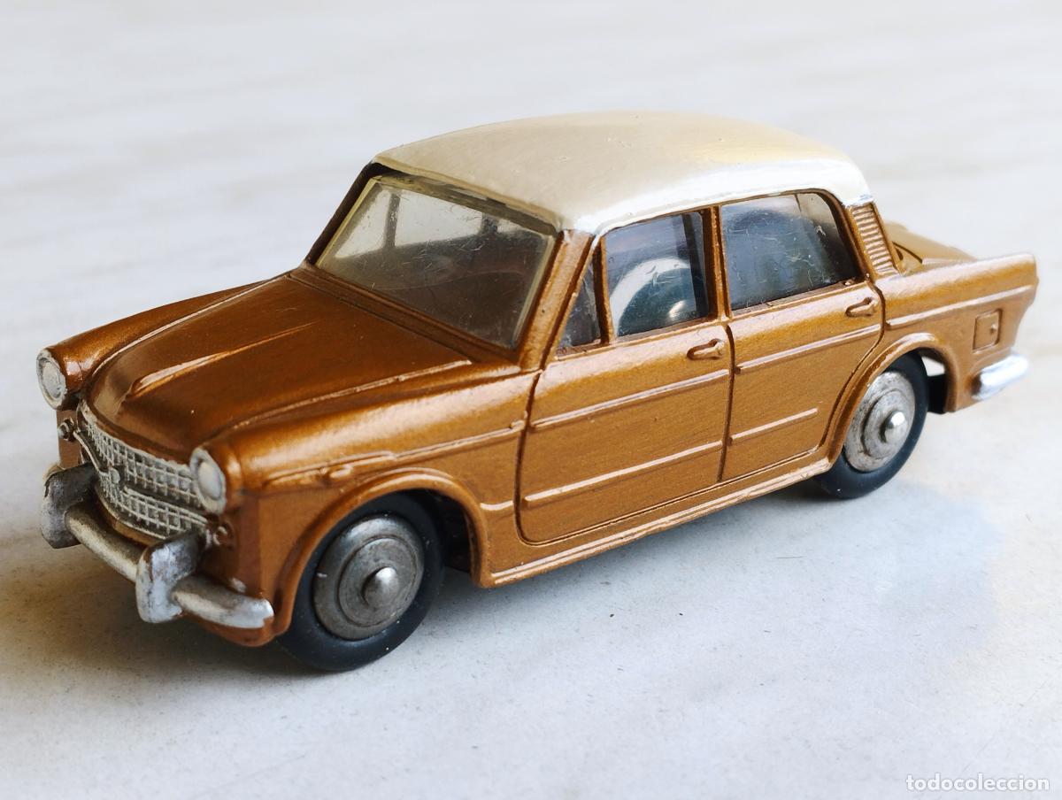 Auto in scala: FIAT 1200 GRANDE VUE GRAN LUCE DE DINKY TOYS ORIGINAL MECCANO 1,43