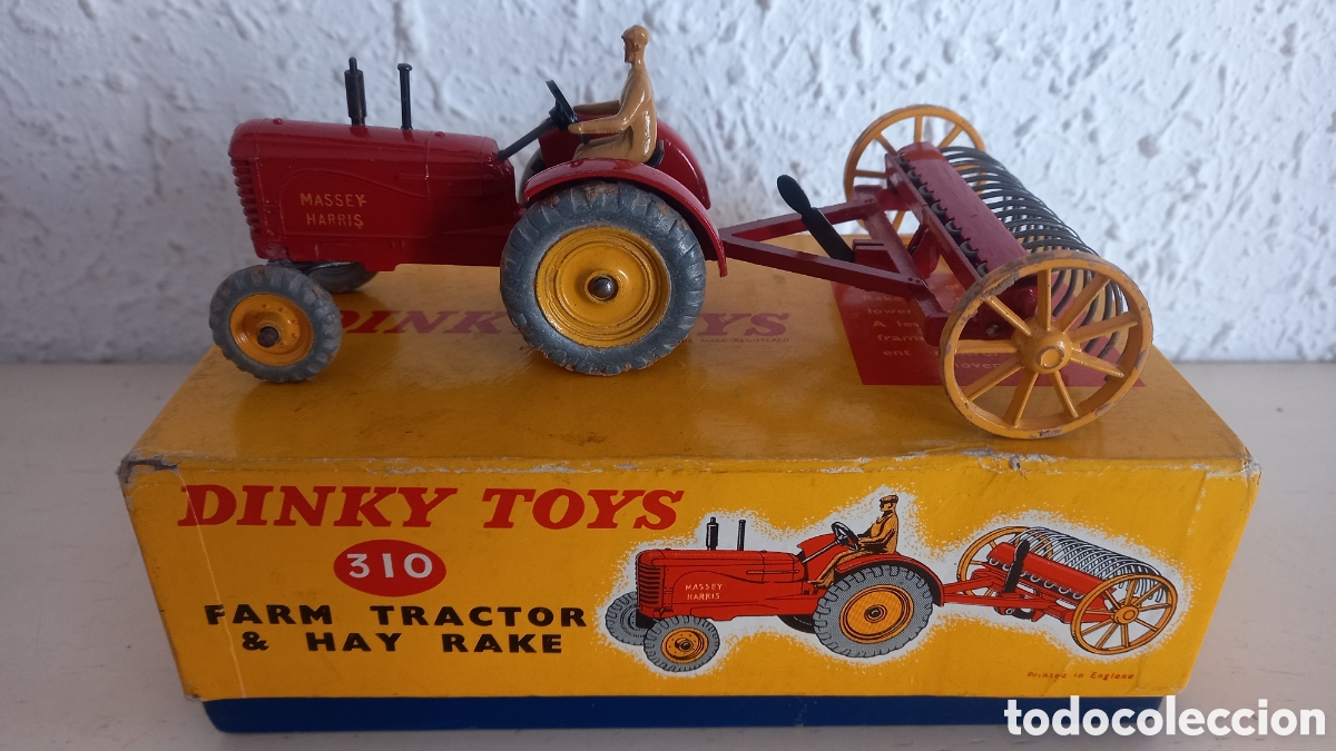 Coches a escala: Dinky Toys. 310. Farm tractor & Hay Rake. Original