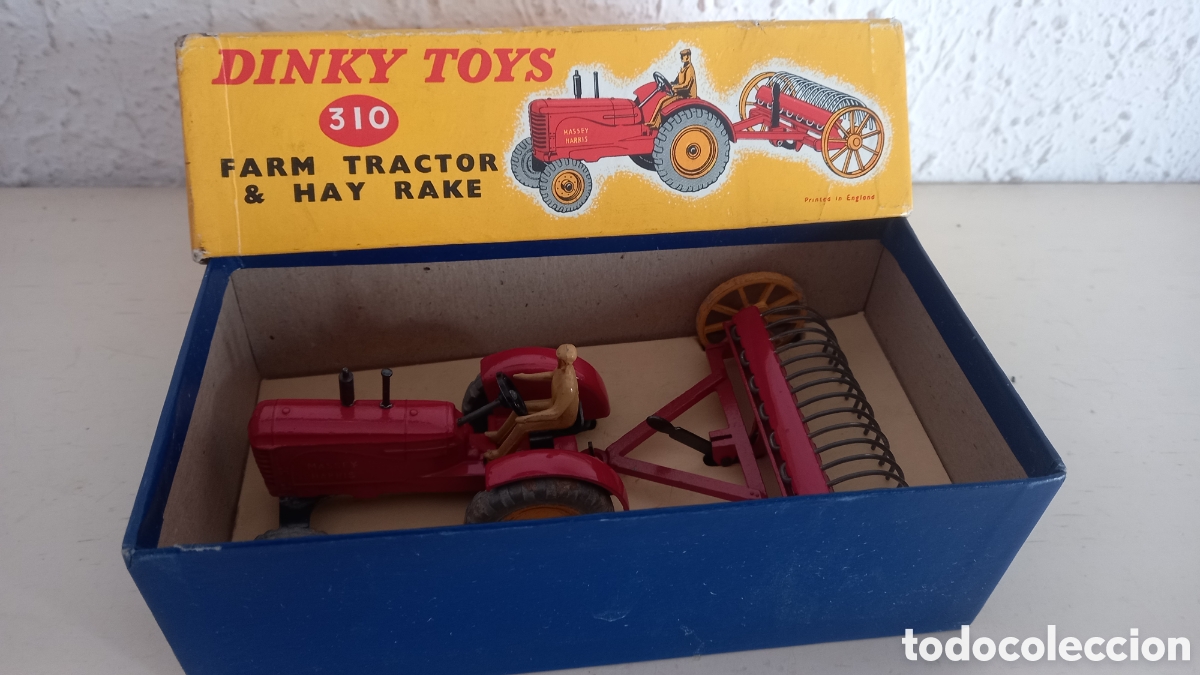 Coches a escala: Dinky Toys. 310. Farm tractor & Hay Rake. Original