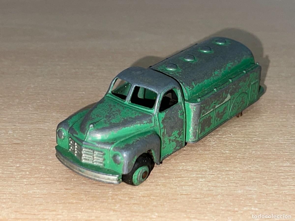 Coches a escala: 44- Dinky Toys Meccano LTD. Antiguo Cami&oacute;n Cisterna Studebaker Made in England a&ntilde;os 50 lorry truck