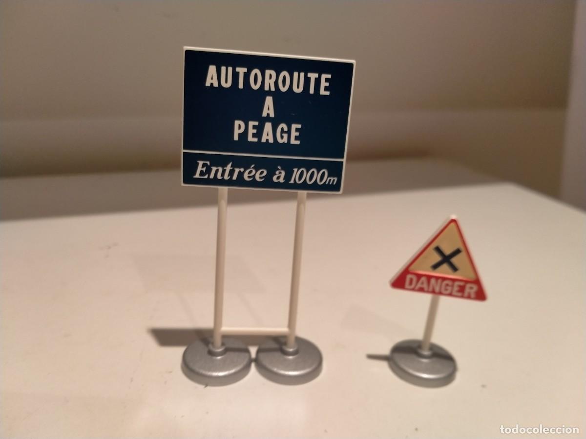 Coches a escala: Se&ntilde;ales de Tr&aacute;fico Dinky Toys nuevas
