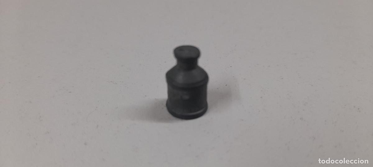 Coches a escala: LECHERA PEQUE&Ntilde;A PARA CARGA DE CAMIONES . REALIZADA EN METAL . ALTURA 1,4 CM