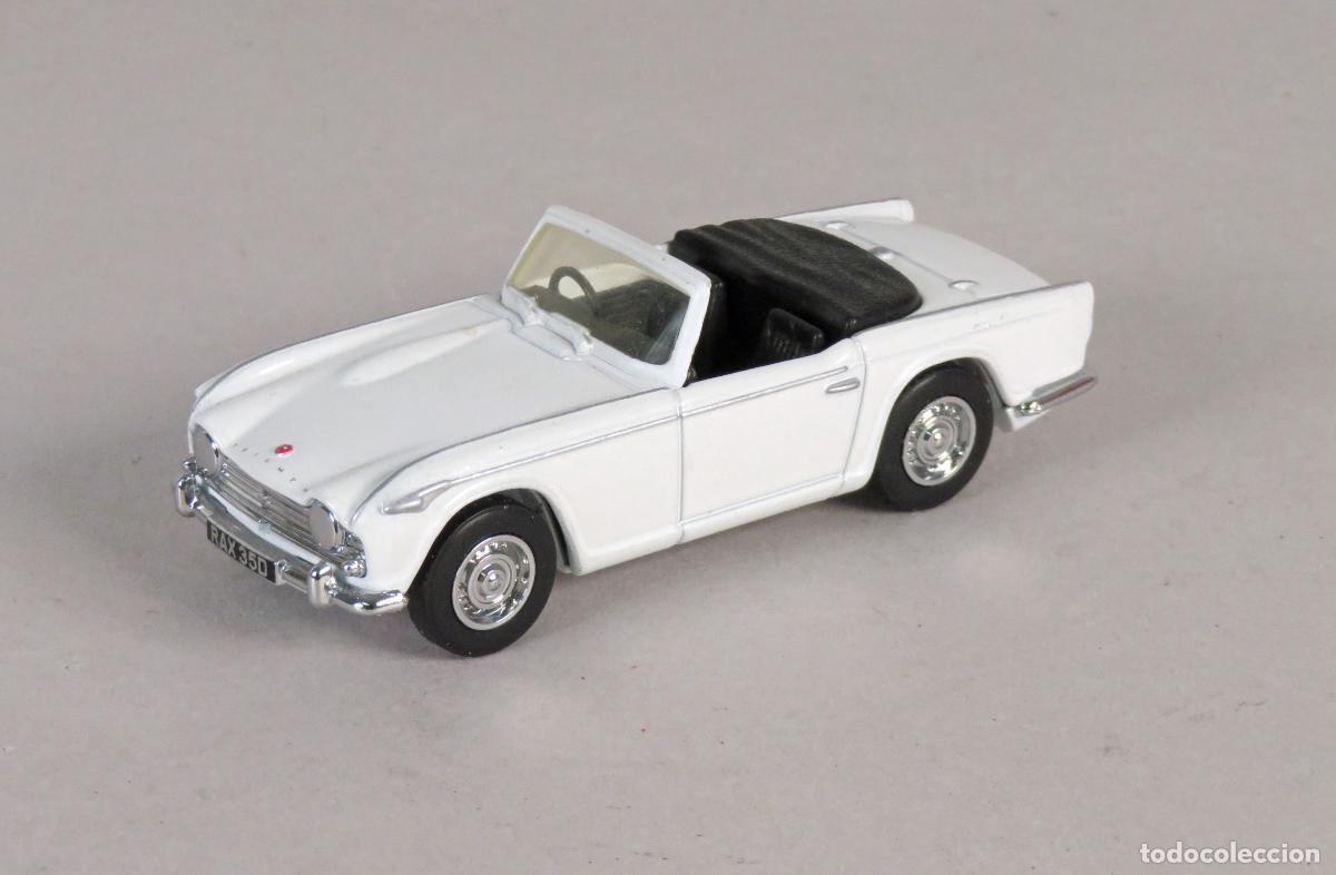 Coches a escala: Triumph TR4 1955 Dinky Matchbox 1/43 Made in China 1990