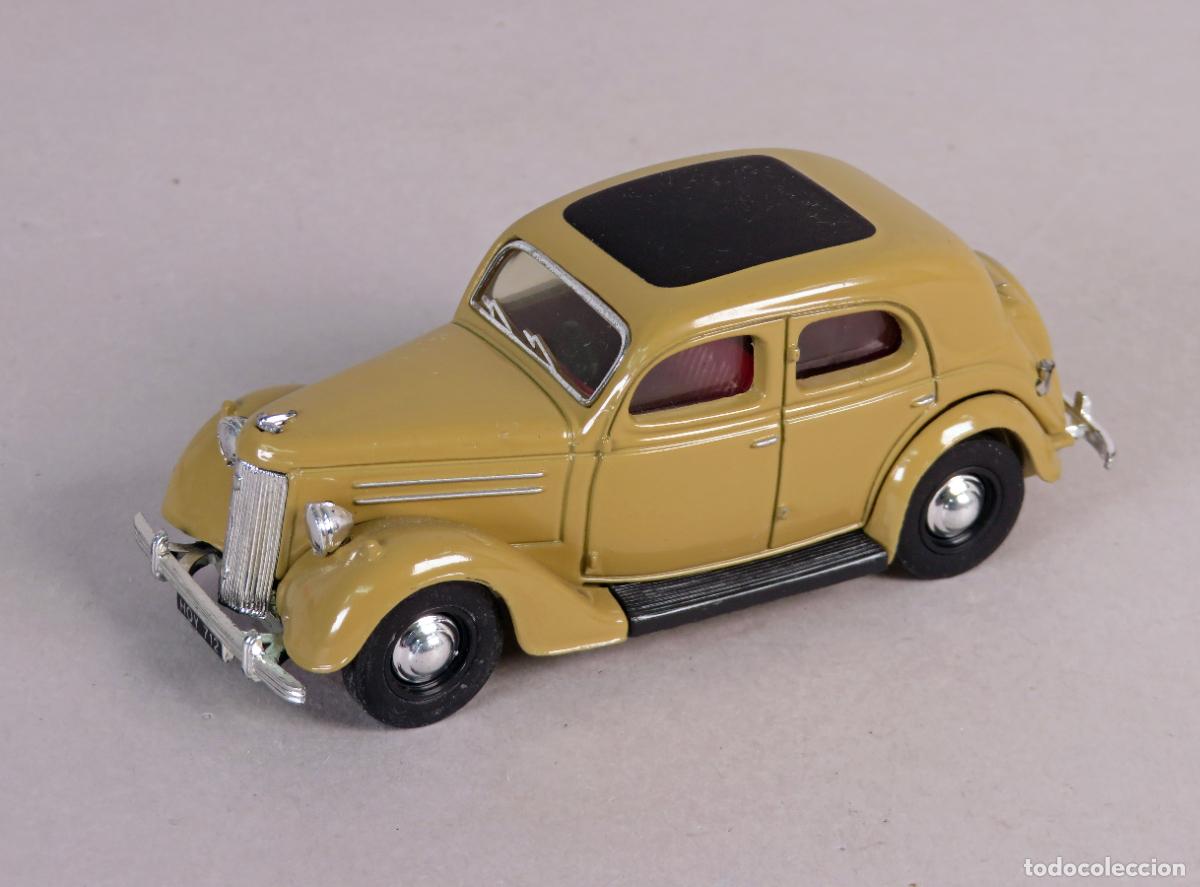 Coches a escala: DY5 Ford V 8 1949 Dinky Matchbox 1/43 Made in China 1991