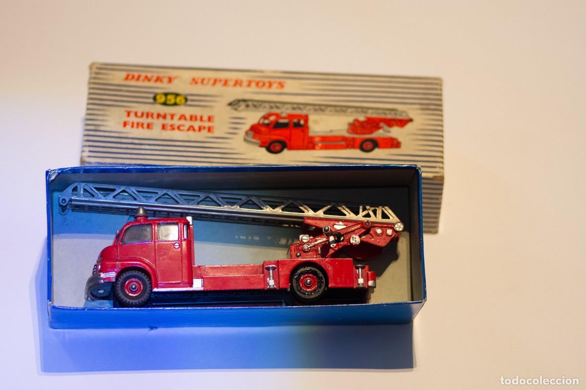 Coches a escala: DINKY SUPERTOYS. N 956 Turntable fire escape. De entre 1959 y 1960. Muy buen estado con caja
