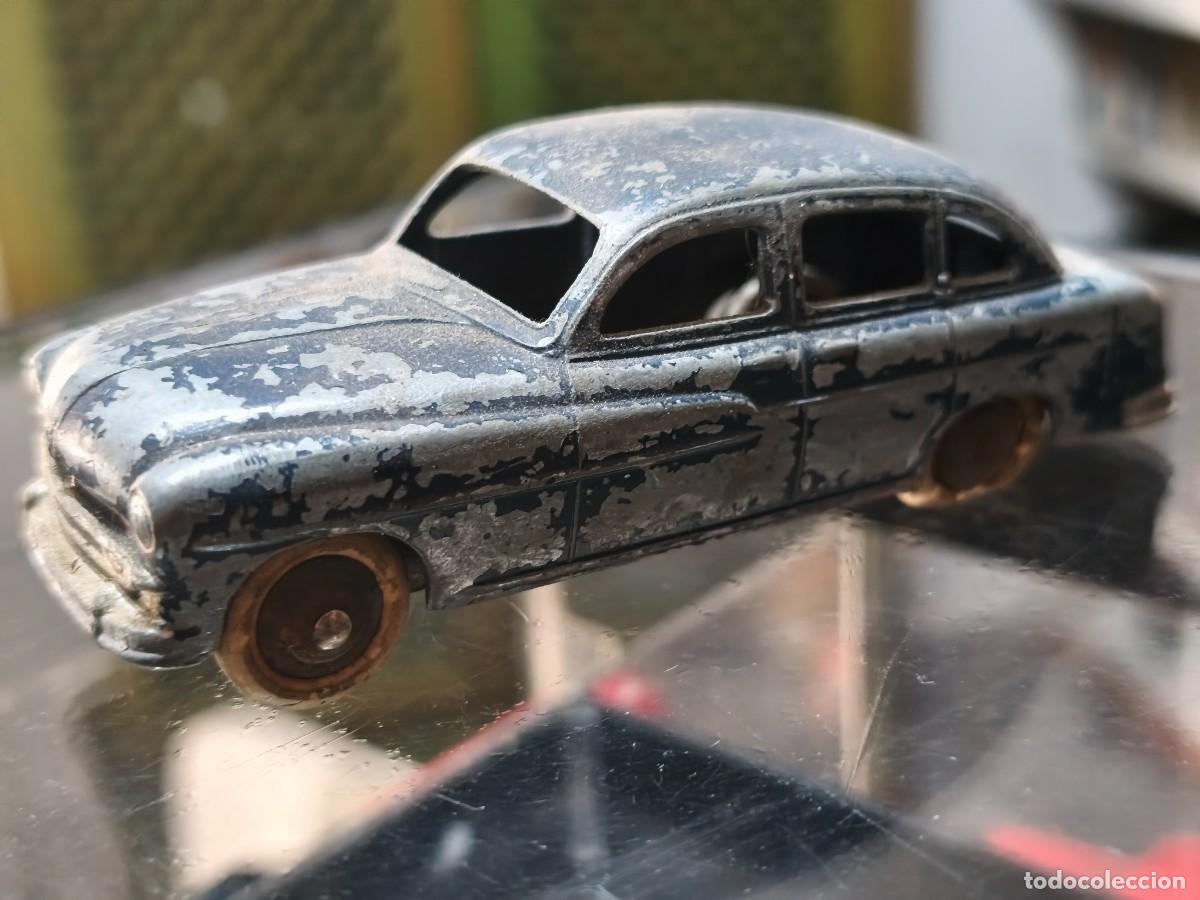 Coches a escala: Dinky Toys. Ford Vedette. 24x. Fabricado en Francia por Meccano. Escala 1/43.