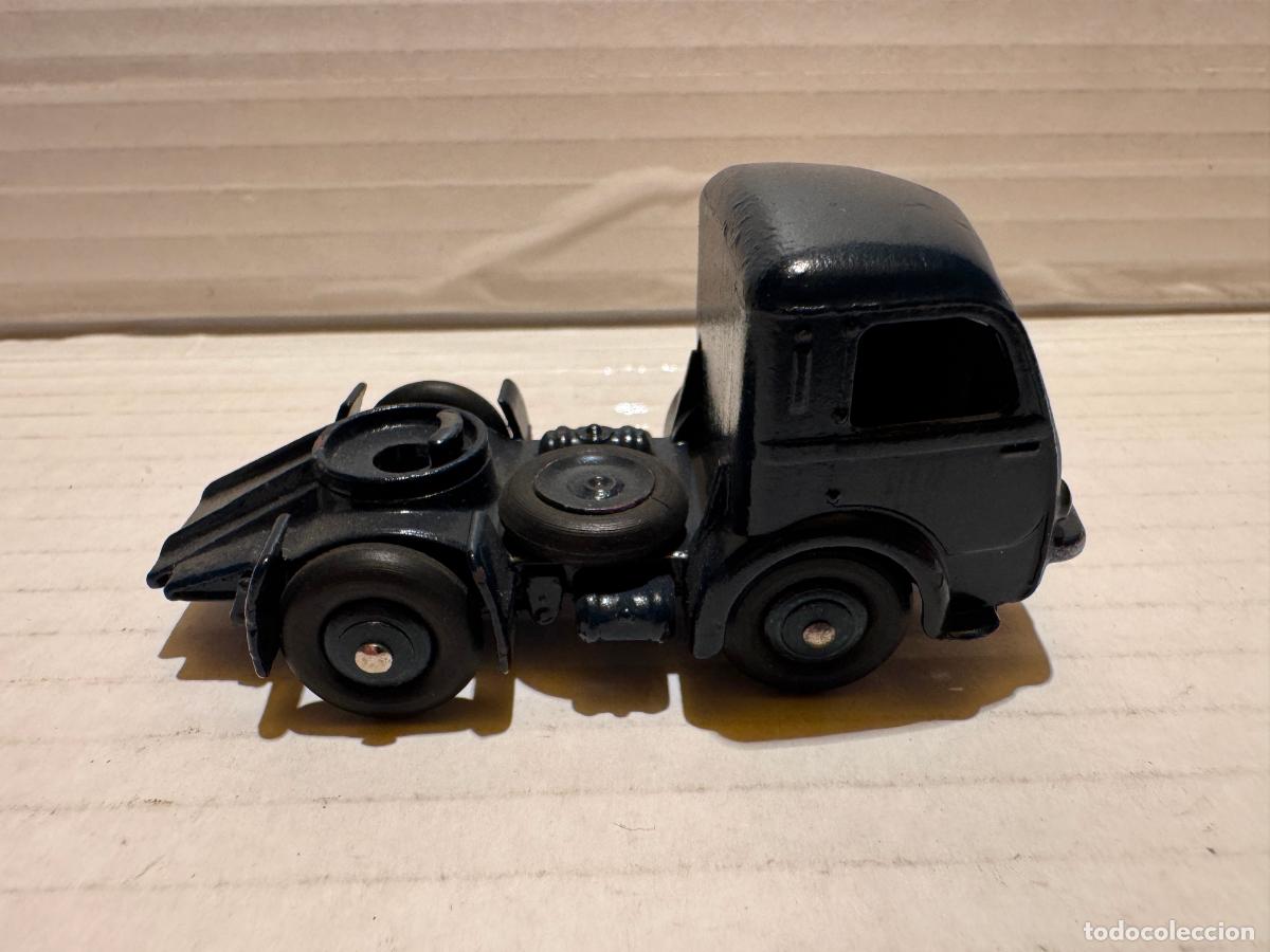 Carros em escala: CABEZA DE CAMI&Oacute;N DINKY TOYS
