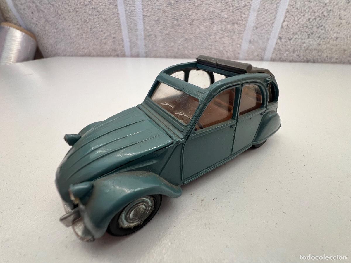 Auto in scala: CITROEN 2 CV DINKY TOYS ESCALA 1/43
