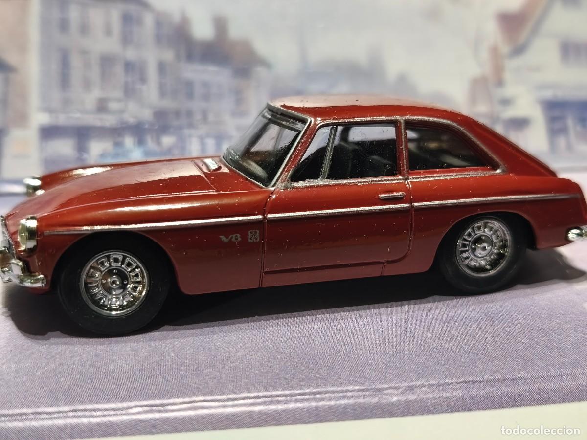Carros em escala: MG BGT V8 (1973) Escala 1/43. Matchbox Dinky DY19