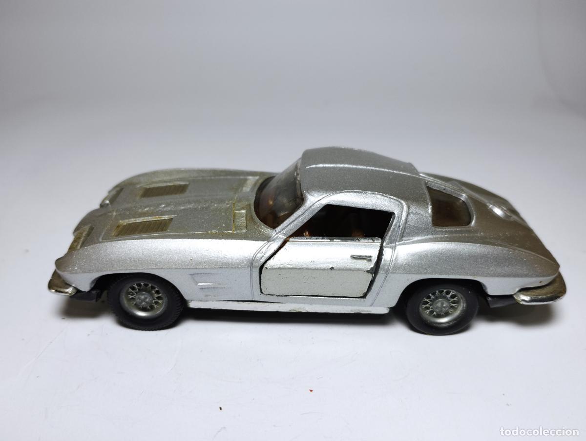 Coches a escala: CHEVROLET CORVETTE SPORT STING RAY GRIS PLATA PILEN 1,43 1&ordf; SERIE