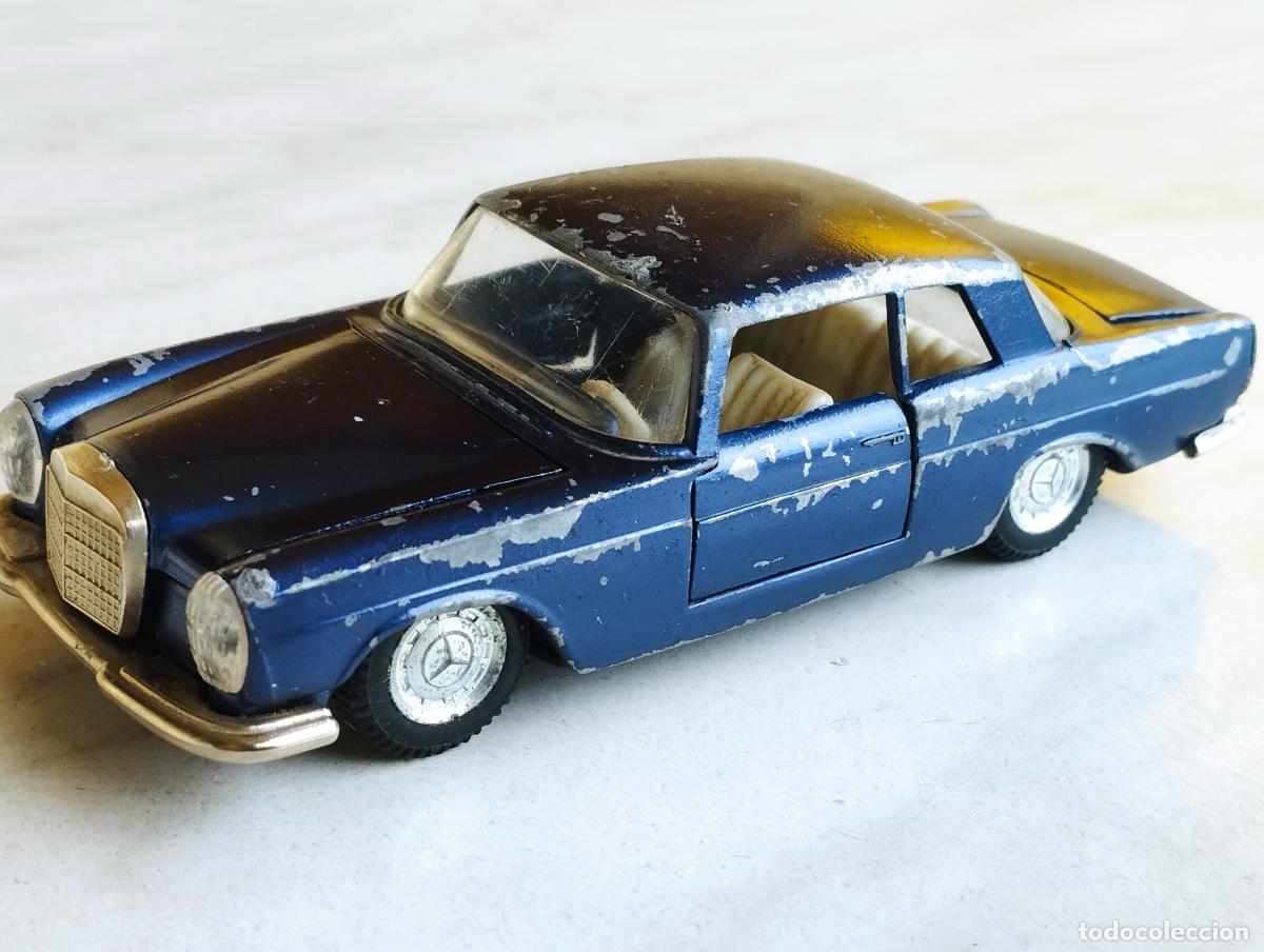 Voitures &agrave; l'&eacute;chelle: MERCEDES 250 DE PILEN 1,43
