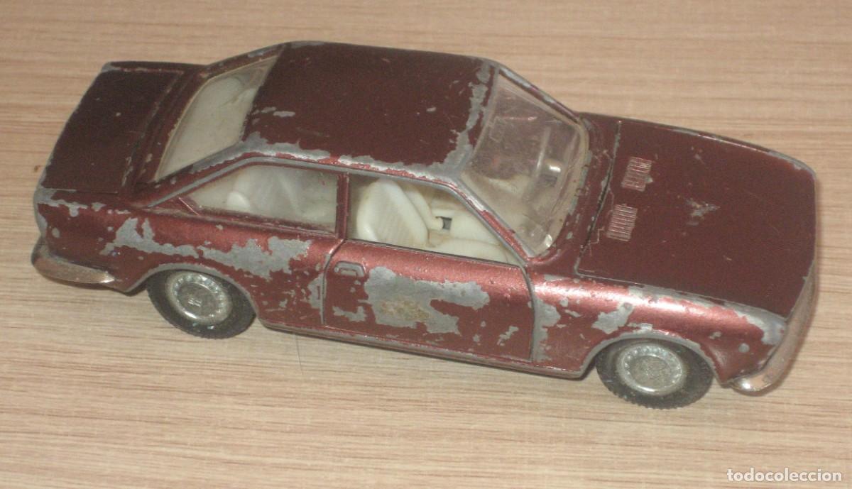 Coches a escala: SEAT 124 SPORT COUPE AUTOS PILEN MOD 329
