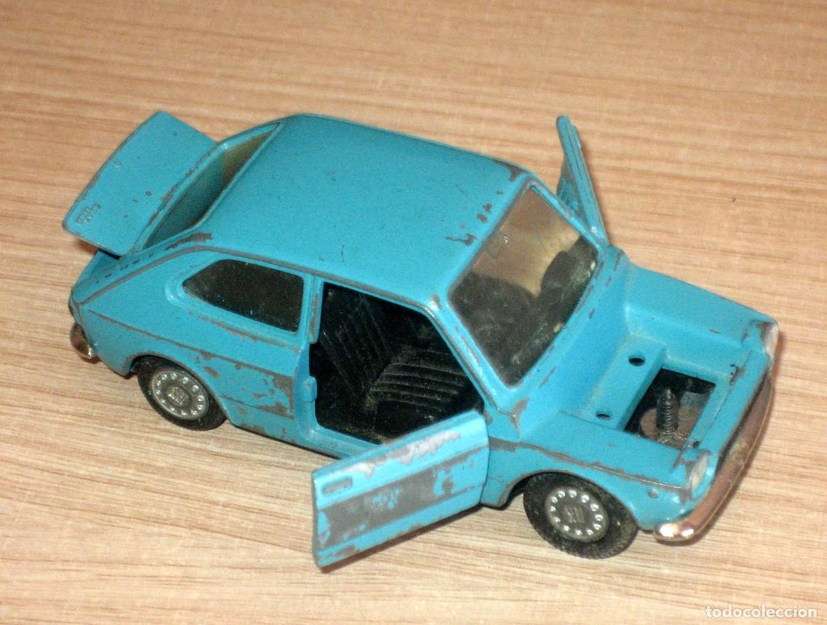 Coches a escala: SEAT 127 AZUL AUTOS PILEN