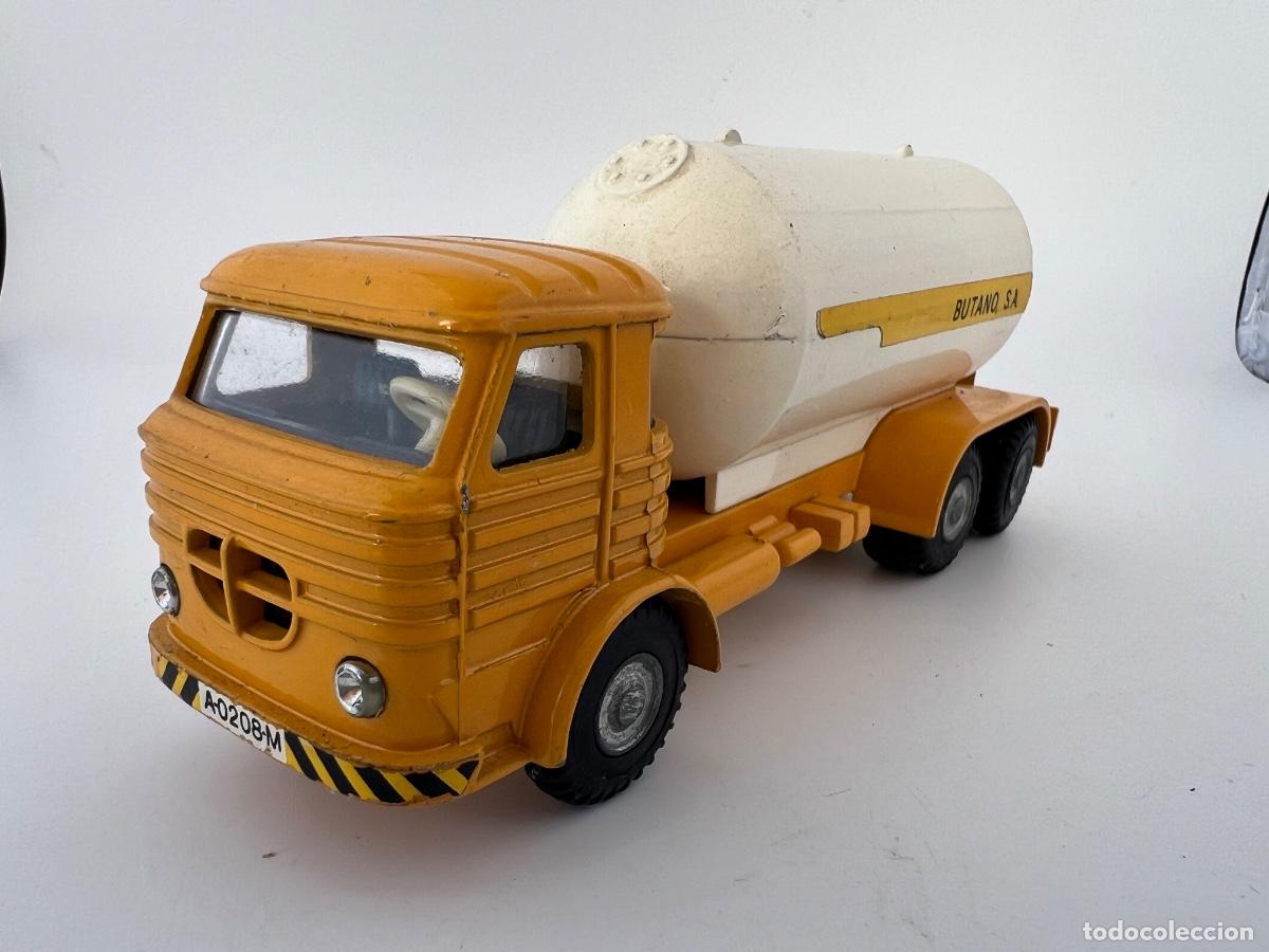 Carros em escala: JOAL 1:43 CAMION PEGASO CISTERNA BUTANO