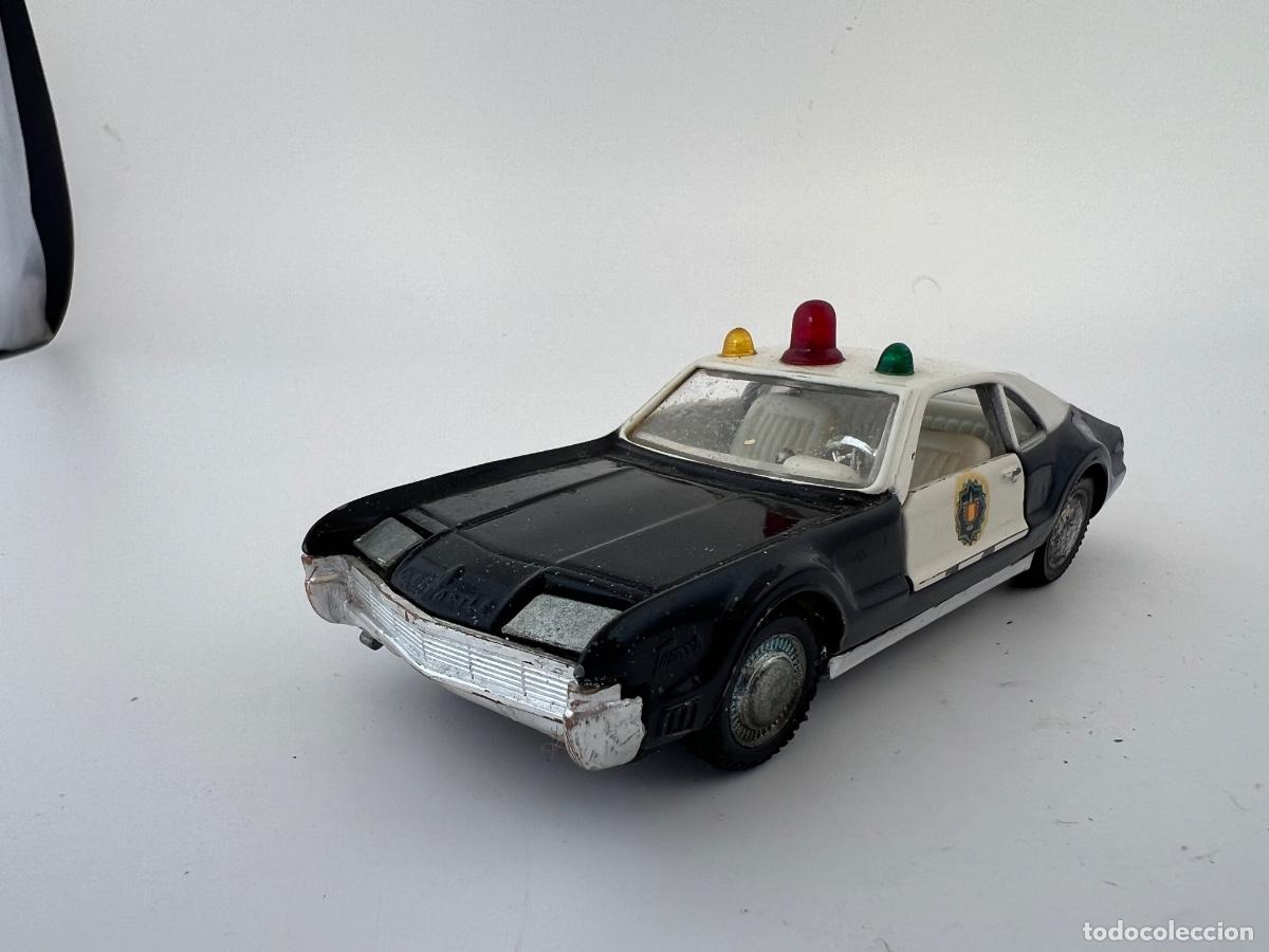 Model Cars: PILEN 1:43 OLDSMOBILE TORONADO POLICIA