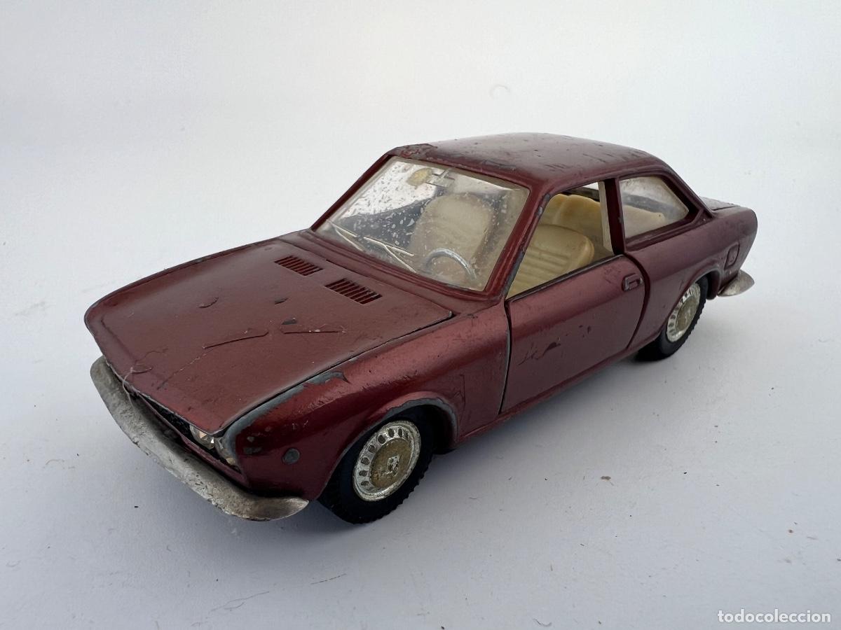 Model Cars: PILEN 1:43 SEAT 124 SPORT COUPE