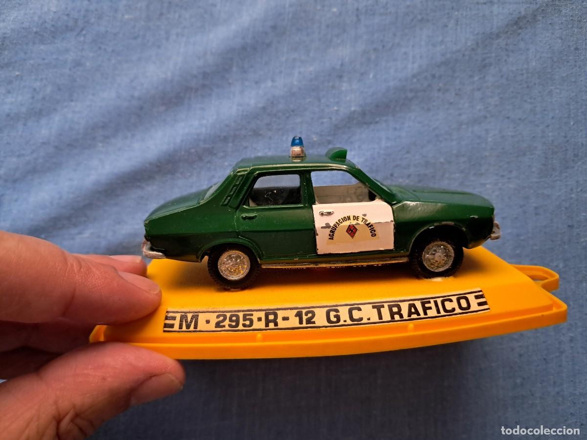 Modellautos: RENAULT 12 DE LA GUARDIA CIVIL DE TR&Aacute;FICO DE LA MARCA PIL&Eacute;N REFERENCIA M 295