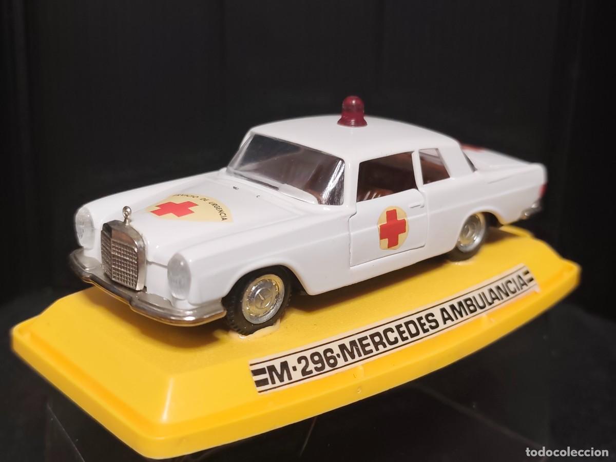Coches a escala: MERCEDES 250 AMBULANCIA DE PILEN