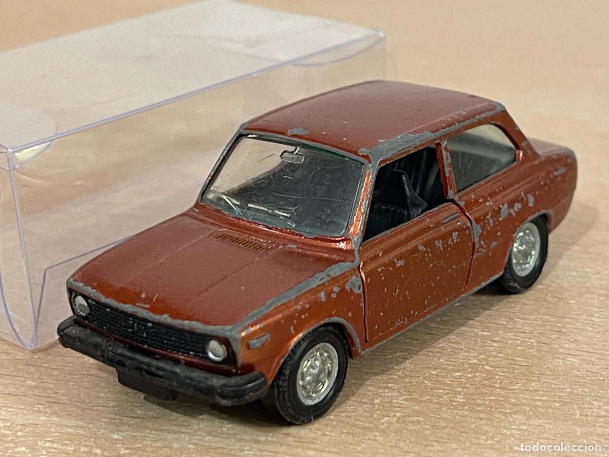 Voitures &agrave; l'&eacute;chelle: 61- Auto Pilen antiguo coche VOLVO 66 DL Mod. 207 1:43 Made in Spain die-cast metal car a&ntilde;os 70