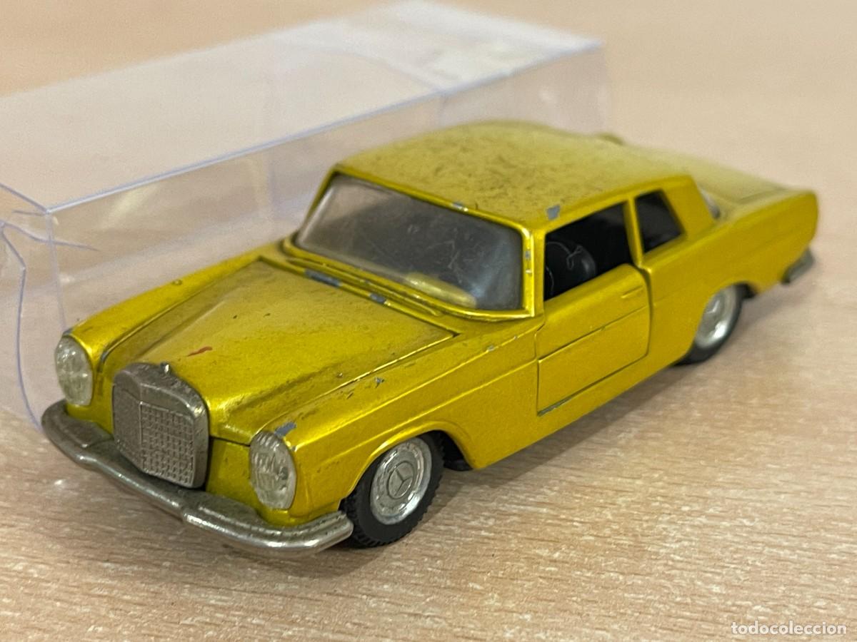 Modellautos: 64- Auto Pilen antiguo coche MERCEDES 250 Coupe dorado Mod. 305 1:43 Made in Spain die-cast a&ntilde;os 70