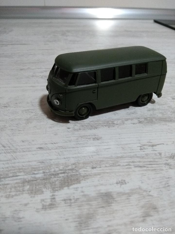 Coches a escala: VW T2 MILITAR................ - Foto 3