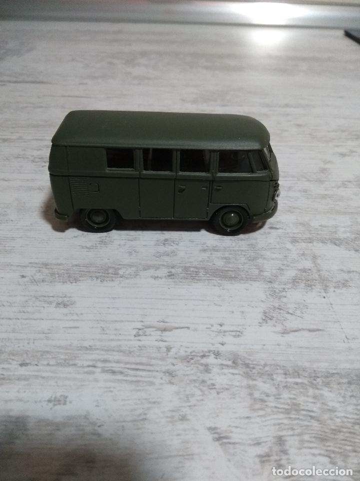 Coches a escala: VW T2 MILITAR................ - Foto 4
