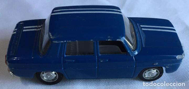 Coches a escala: Renault 8  1998 - Foto 2