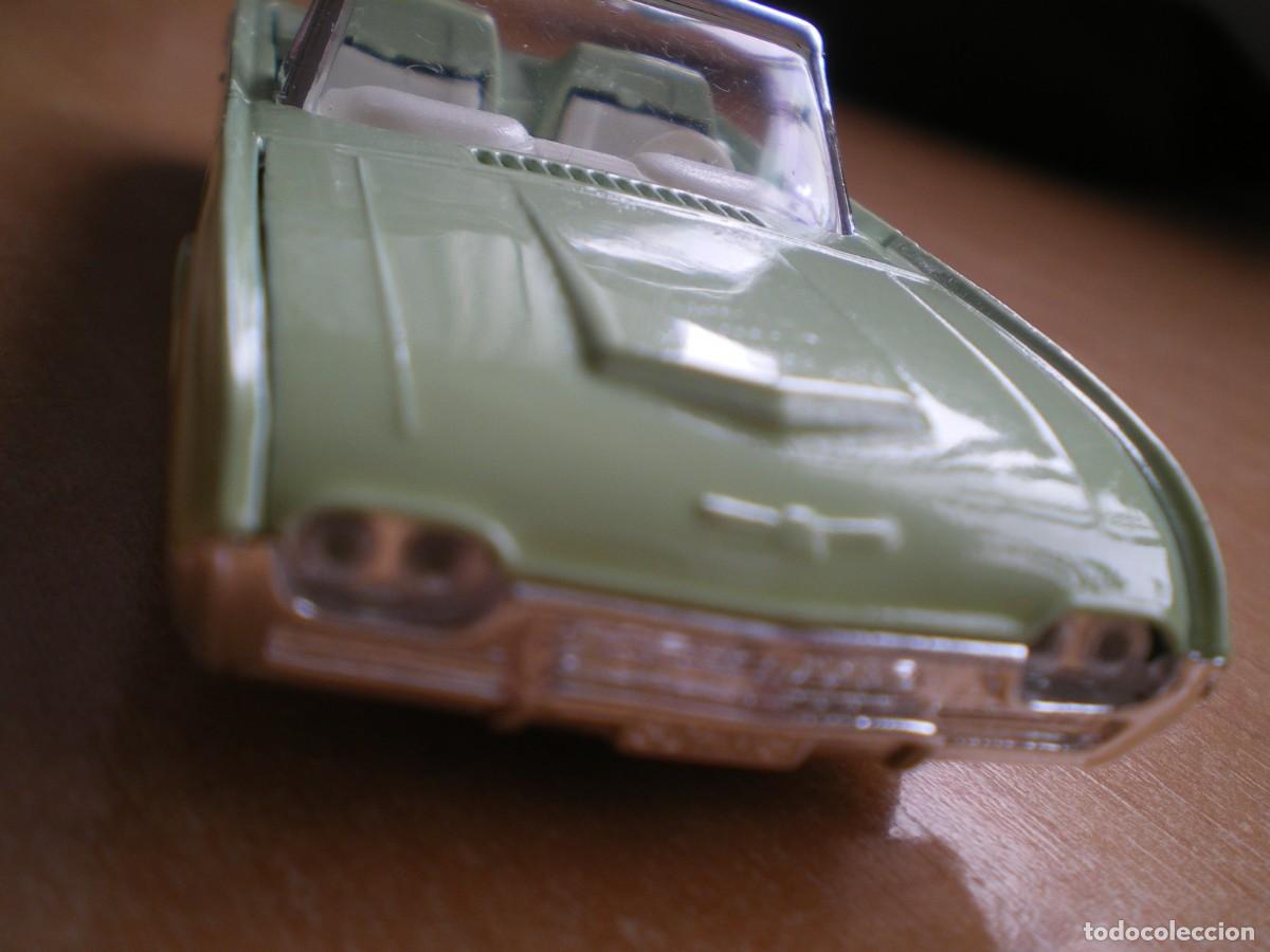 Coches a escala: FORD THUNDERBIRD 1061. EN BLISTER. - Foto 2