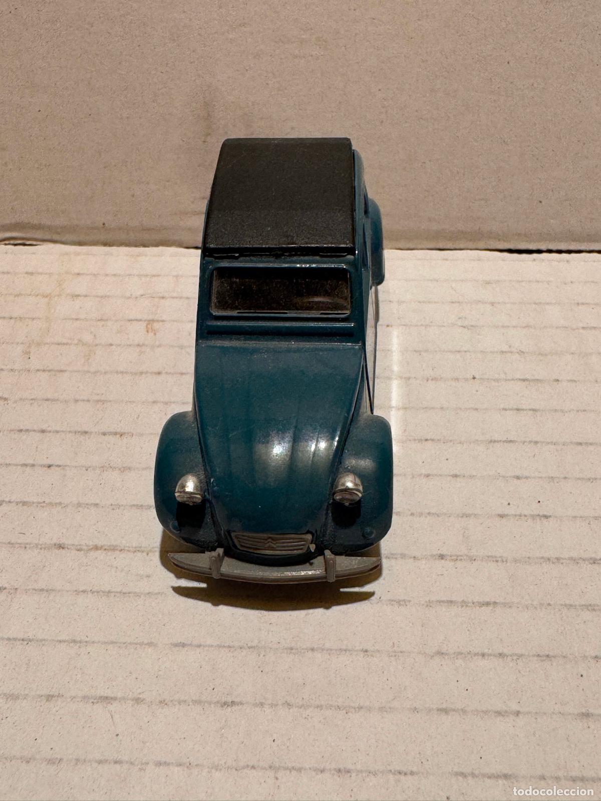 Coches a escala: COCHE S&Oacute;LIDO CITROEN 2 CV - Foto 3