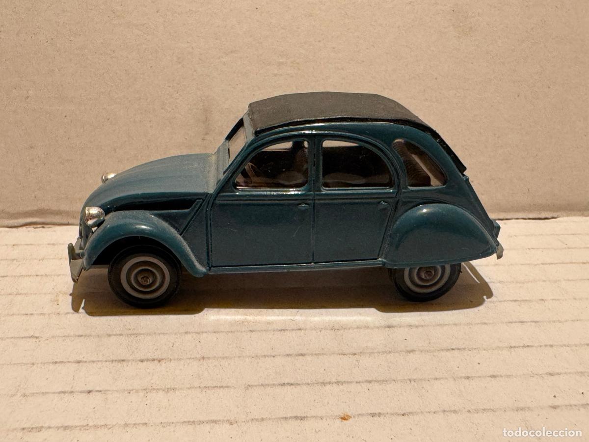 Coches a escala: COCHE S&Oacute;LIDO CITROEN 2 CV - Foto 1