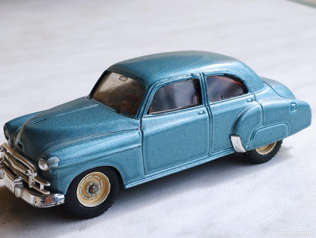 Coches a escala: ANTIGUO CHEVROLET DELUXE SEDAN 1950 DE SOLIDO 1,43 PRIMERA SERIE
