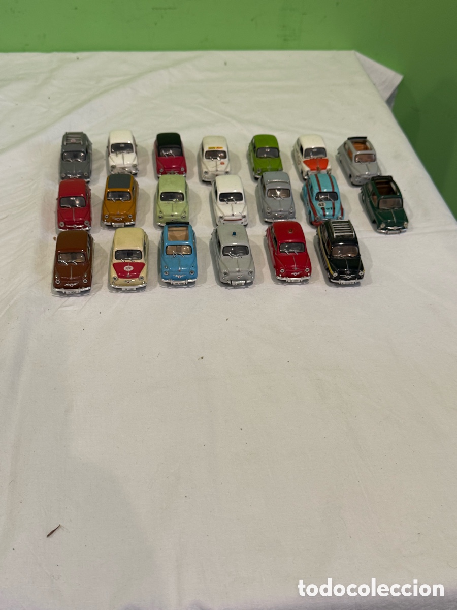Coches a escala: Lote de 22 coches Seat 600 met&aacute;licos Solido escala 1/43 vintage