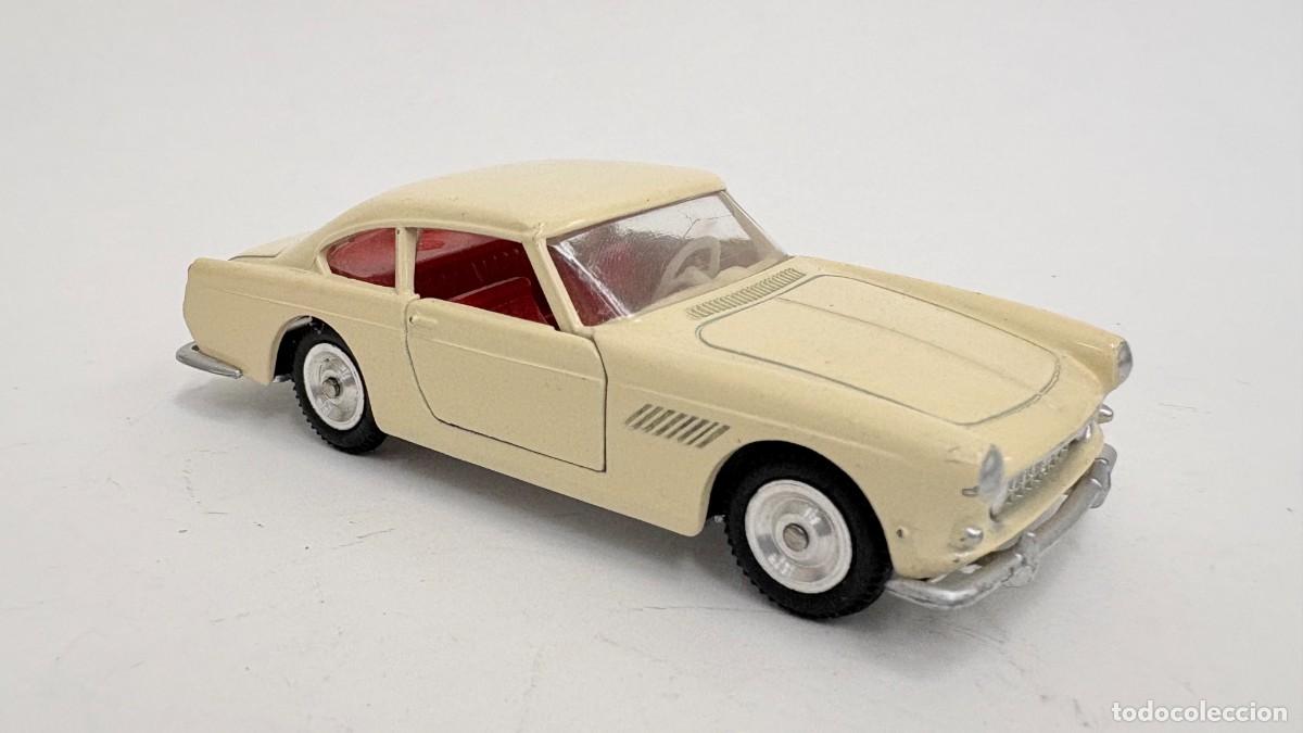 Voitures &agrave; l'&eacute;chelle: FERRARI 250 GT 2+2 de SOLIDO (MADE IN FRANCE) (TIPO DINKY, CORGI)