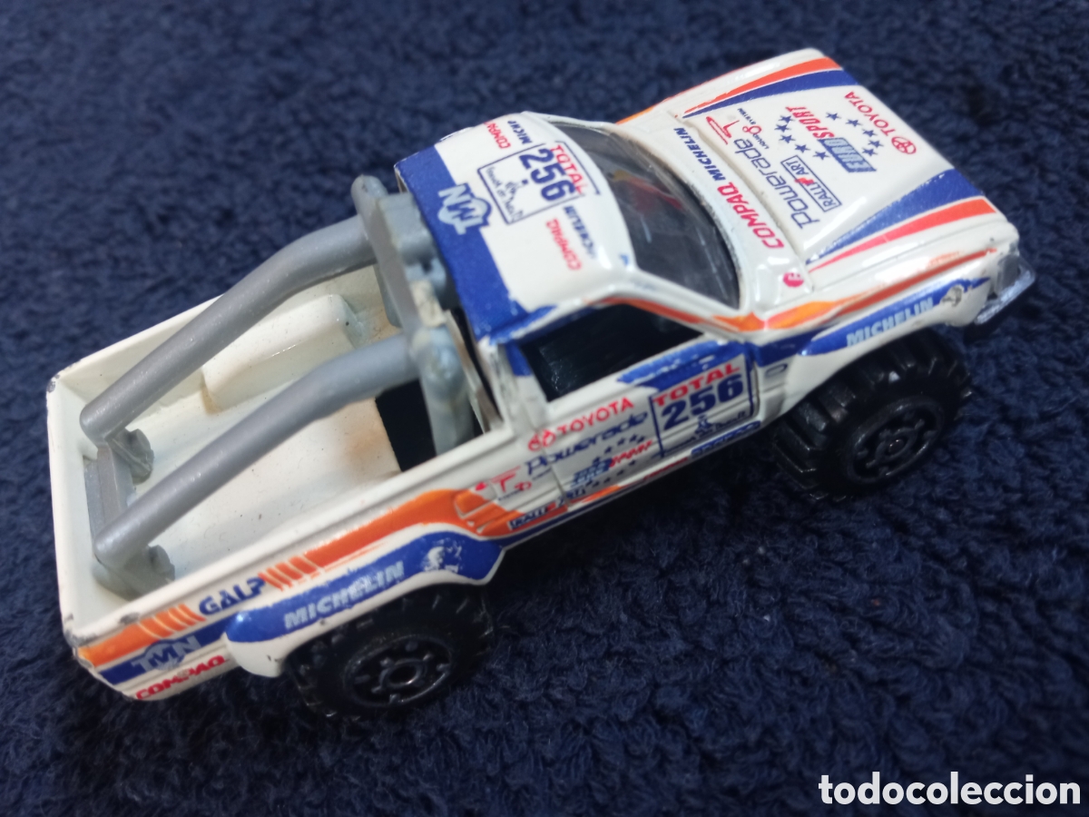 Coches a escala: Toyota Hilux rally Dakar 2012