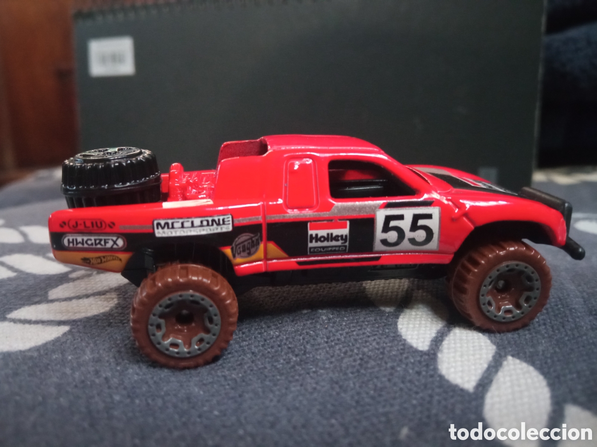 Coches a escala: Coche a escala Toyota Hilux 2015